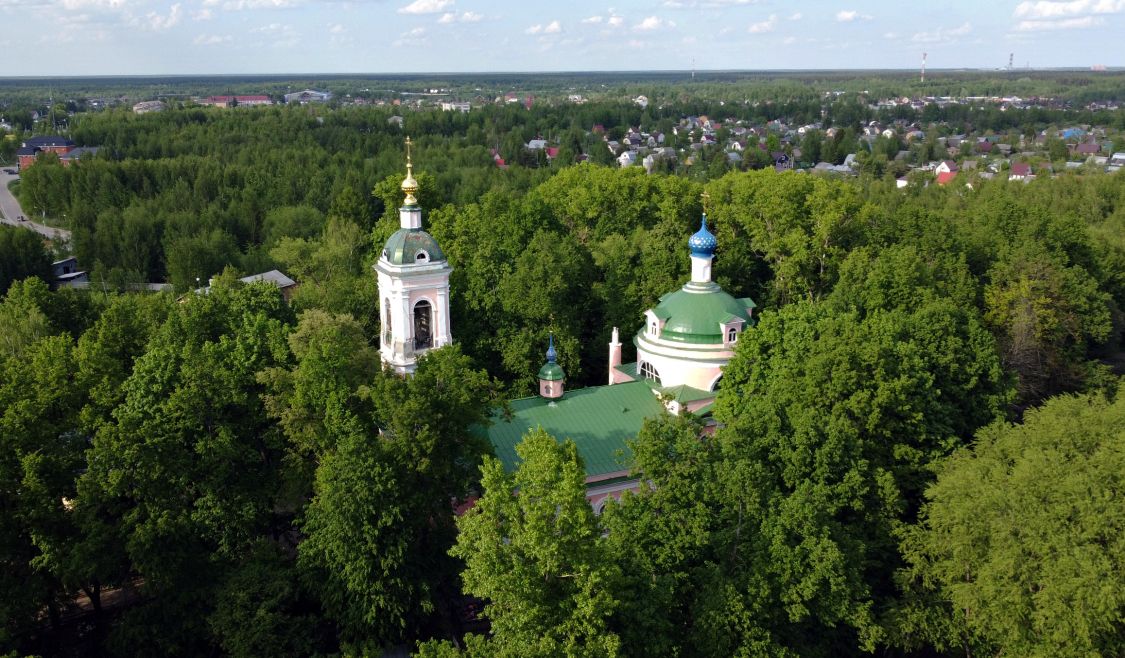 Церковь Рождества Христова, Заозерье (Павлово-Посадский городской округ и г. Электрогорск, Московская область). общий вид в ландшафте