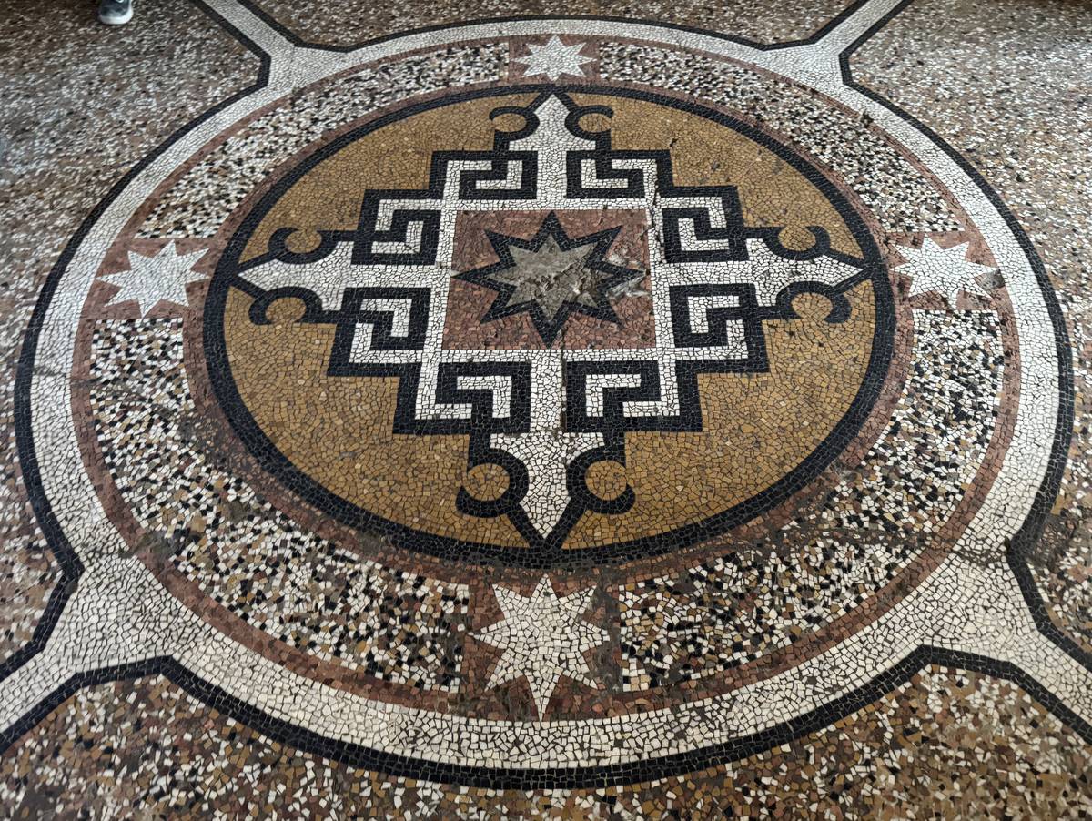 Напольная мозаика, дополнительная информация. Церковь Рождества Христова, Заозерье (Павлово-Посадский городской округ и г. Электрогорск, Московская область)