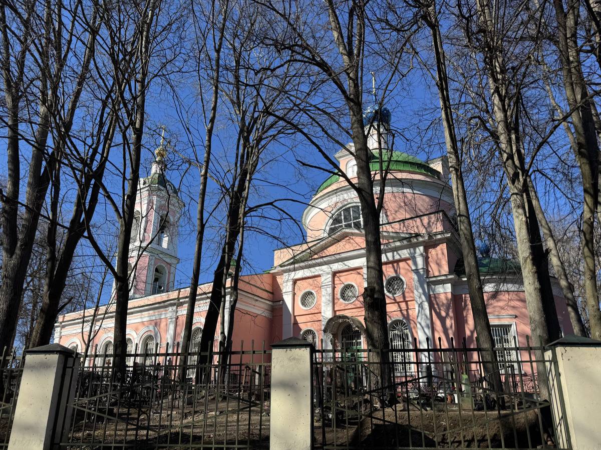 Вид с юго-востока, фасады. Церковь Рождества Христова, Заозерье (Павлово-Посадский городской округ и г. Электрогорск, Московская область)