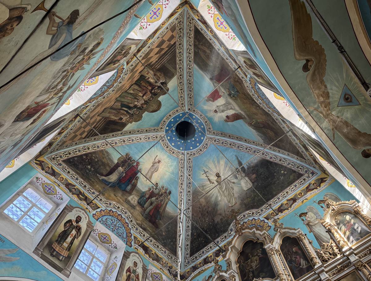 Роспись свода, интерьер и убранство. Церковь Илии Пророка, Мамонтово (Богородский городской округ, Московская область)