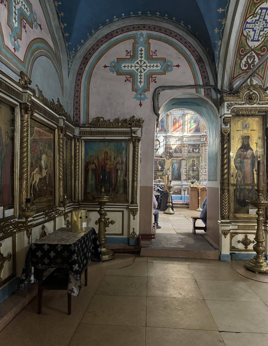 Левый проём из трапезной в главный объём, интерьер и убранство. Церковь Илии Пророка, Мамонтово (Богородский городской округ, Московская область)