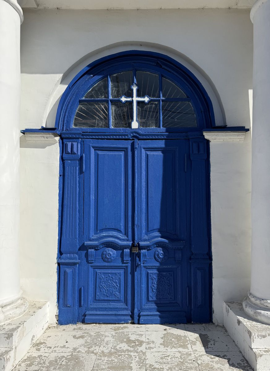 Главные двери, архитектурные детали. Церковь Илии Пророка, Мамонтово (Богородский городской округ, Московская область)