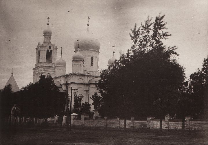 Церковь Тихвинской иконы Божией Матери, Ногинск (Богородский городской округ, Московская область). архивная фотография, http://www.bogorodsk-noginsk.ru/gallery/old_hram/3.html