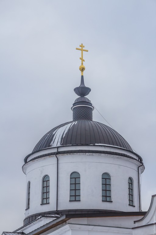 Новосергиево. Церковь Сергия Радонежского. архитектурные детали, Завершение основного объема