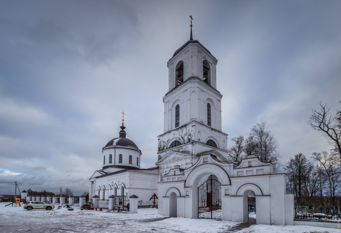 Новосергиево. Церковь Сергия Радонежского. общий вид в ландшафте, Общий вид с Севера