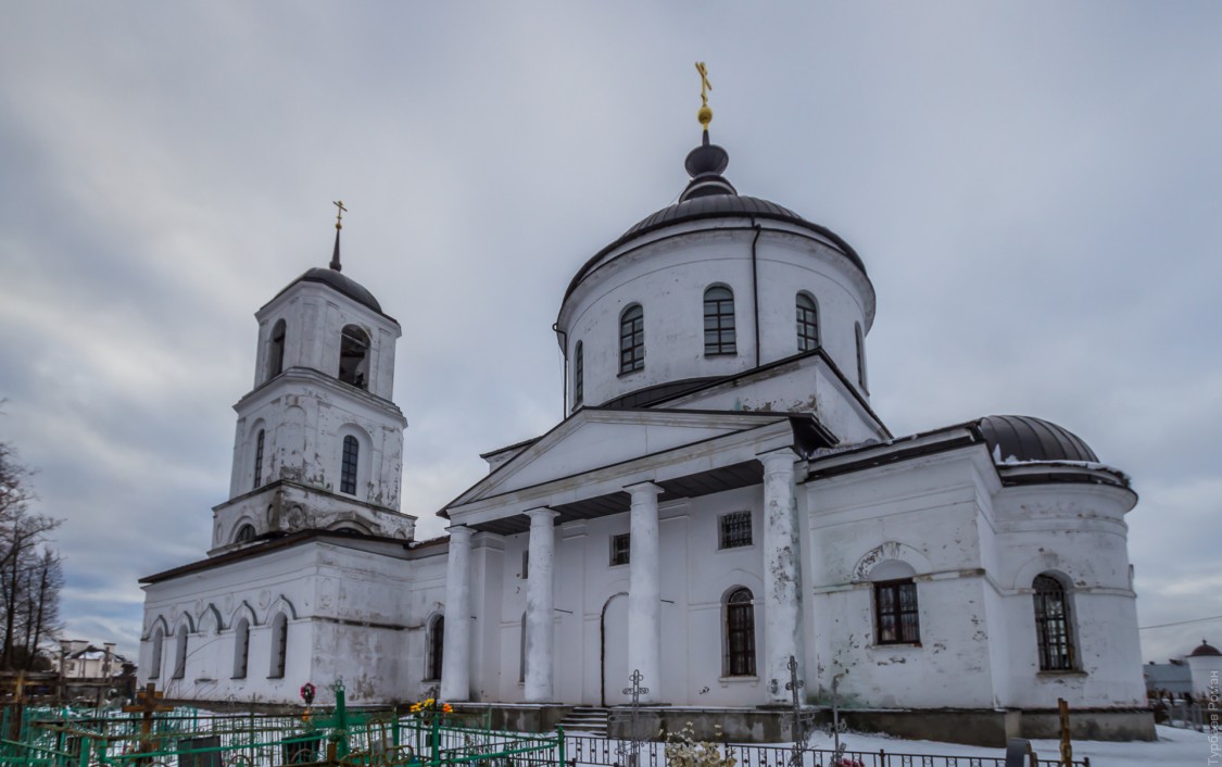 Новосергиево. Церковь Сергия Радонежского. фасады, Общий вид с Юго-Востока