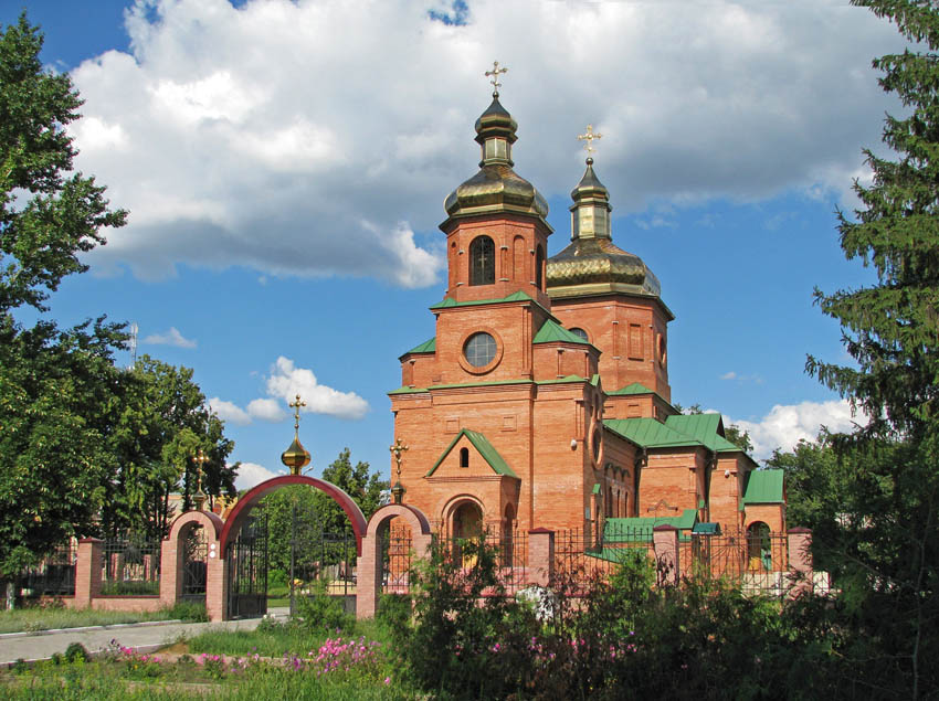 Волчанск. Церковь Жён-Мироносиц (новая). фасады