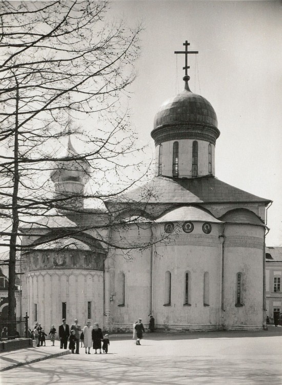 Троице-Сергиева Лавра. Собор Троицы Живоначальной, Сергиев Посад (Сергиево-Посадский городской округ, Московская область). архивная фотография, Фото Германа Гроссмана. 1958 год