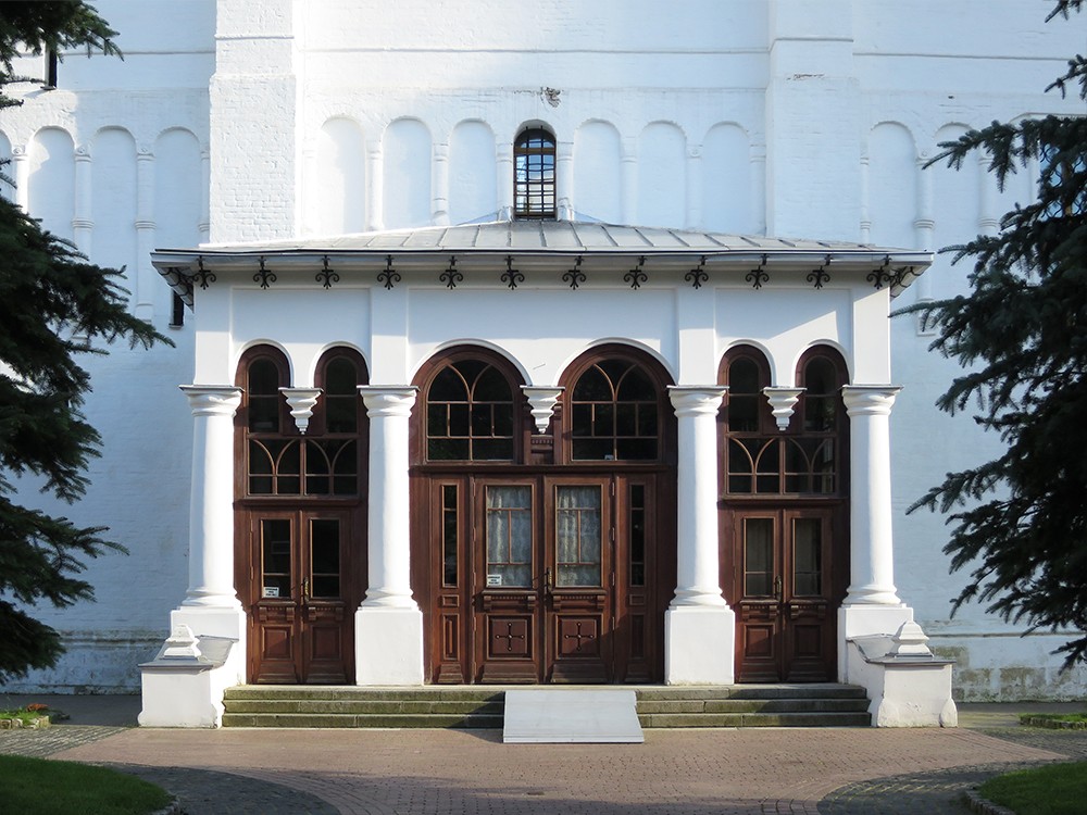 Сергиев Посад. Троице-Сергиева Лавра. Собор Успения Пресвятой Богородицы. архитектурные детали