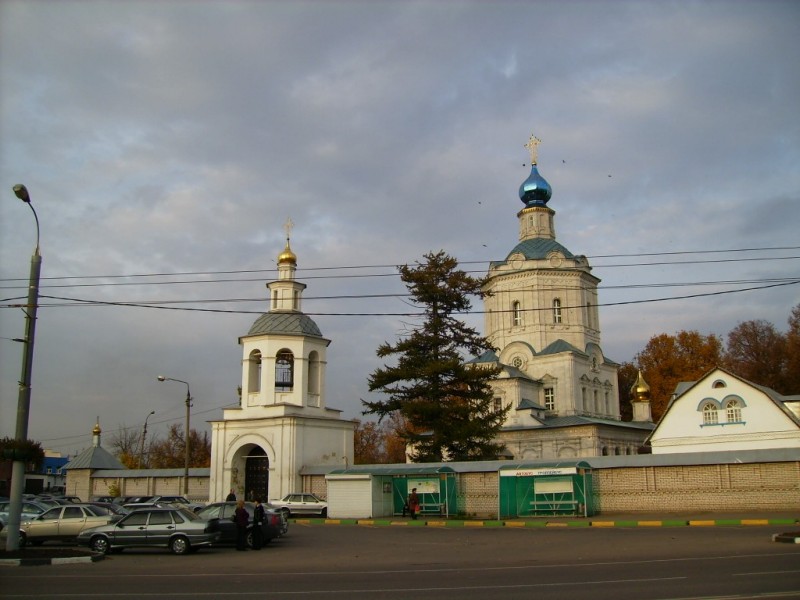 Видное. Церковь Успения Пресвятой Богородицы в Таболове. общий вид в ландшафте