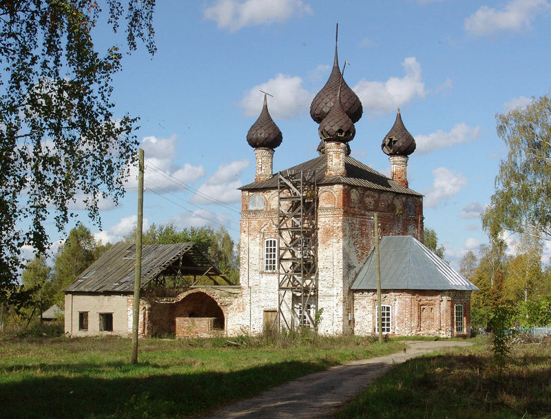 Григорцево. Церковь Воскресения Христова. общий вид в ландшафте