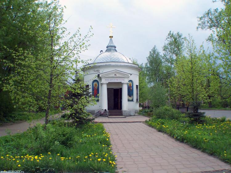 Буй. Часовня Параскевы Пятницы (новая). общий вид в ландшафте