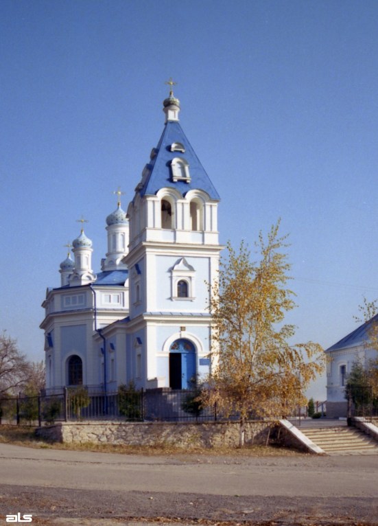 Церковь Владимирской иконы Божией Матери, Кочеток (Чугуевский район, Украина, Харьковская область). общий вид в ландшафте