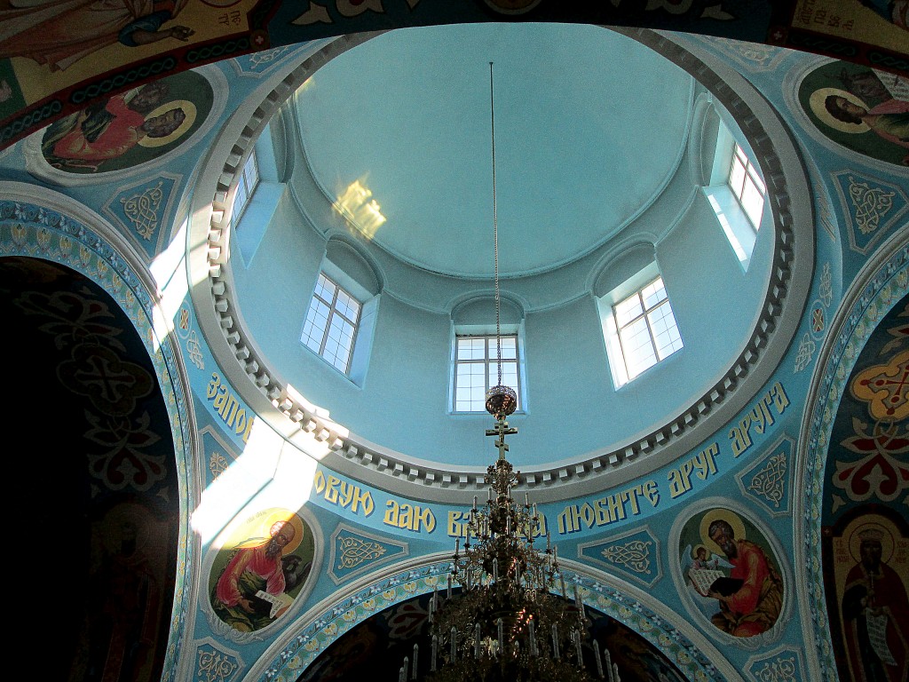 Собор Покрова Пресвятой Богородицы, Чугуев (Чугуевский район, Украина, Харьковская область). интерьер и убранство