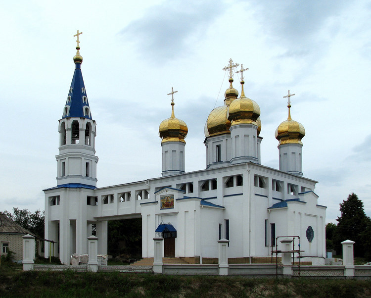 Церковь Успения Пресвятой Богородицы, Солоницевка (Харьковский район, Украина, Харьковская область). общий вид в ландшафте