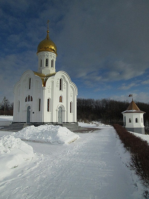 Часовня Иоанна Воина на высоте Конева, Солоницевка (Харьковский район, Украина, Харьковская область). фасады