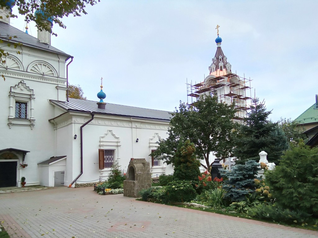 Верхнее Мячково. Церковь Рождества Пресвятой Богородицы. архитектурные детали, Трапезная и колокольня