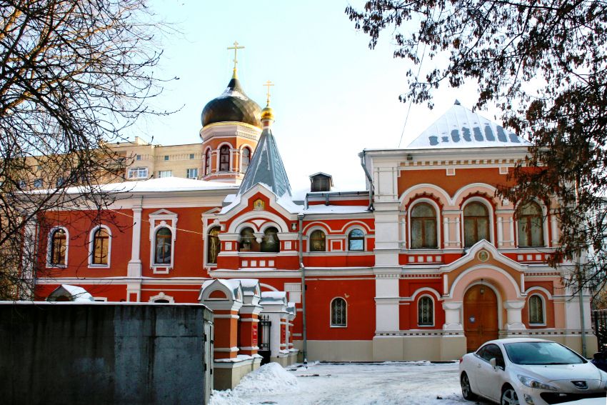 Подворье троицкой сергиевой лавры. Подворье Троице-Сергиевой Лавры в Москве. Московское подворье Свято-Троицкой Сергиевой. Троицкое подворье в Москве. Троицкая Церковь Москва Троицкий переулок.