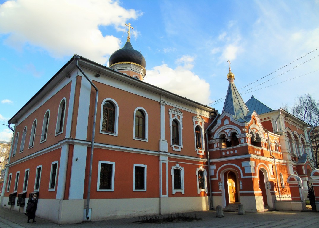 Мещанский. Церковь Святителей Московских в Троицком подворье. фасады