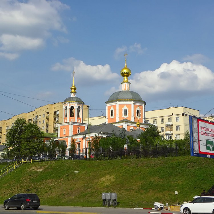 Мещанский. Мещанское подворье. Церковь Троицы Живоначальной в Троицкой слободе. фасады