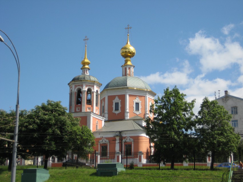 Мещанский. Мещанское подворье. Церковь Троицы Живоначальной в Троицкой слободе. фасады