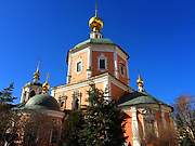 Мещанский. Мещанское подворье. Церковь Троицы Живоначальной в Троицкой слободе