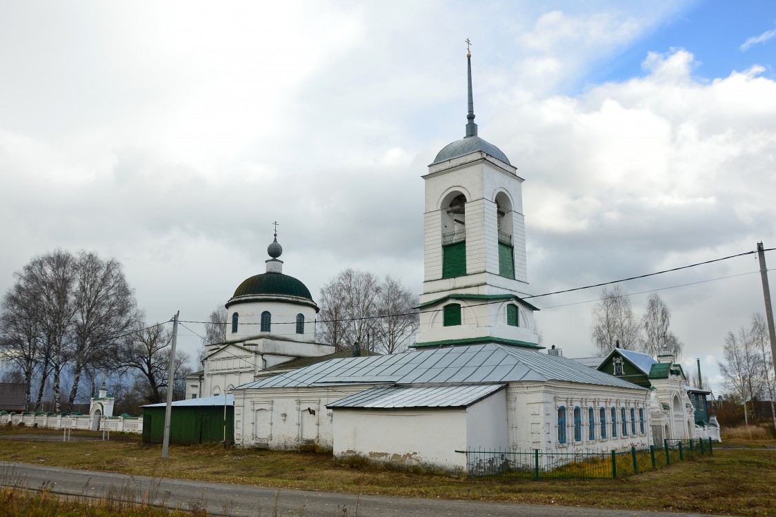Церковь Рождества Христова, Заколпье (Гусь-Хрустальный район и г. Гусь-Хрустальный, Владимирская область). общий вид в ландшафте