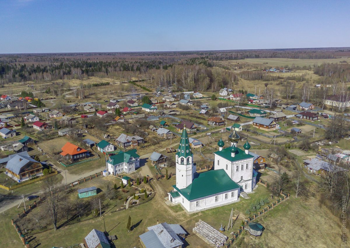 Воздвиженье. Церковь Воздвижения Креста Господня. общий вид в ландшафте, Вид с юго-запада