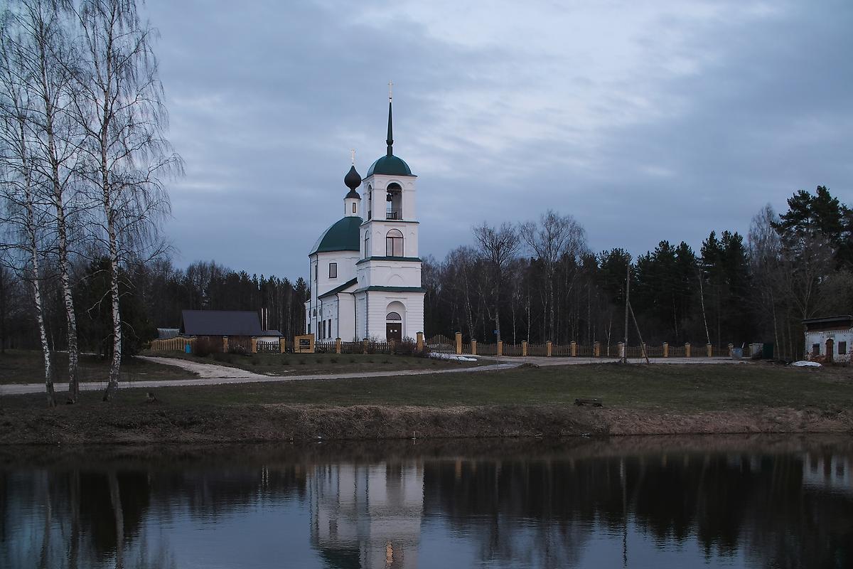 общий вид в ландшафте. Церковь Николая Чудотворца, Новое (Ковровский район и г. Ковров, Владимирская область)