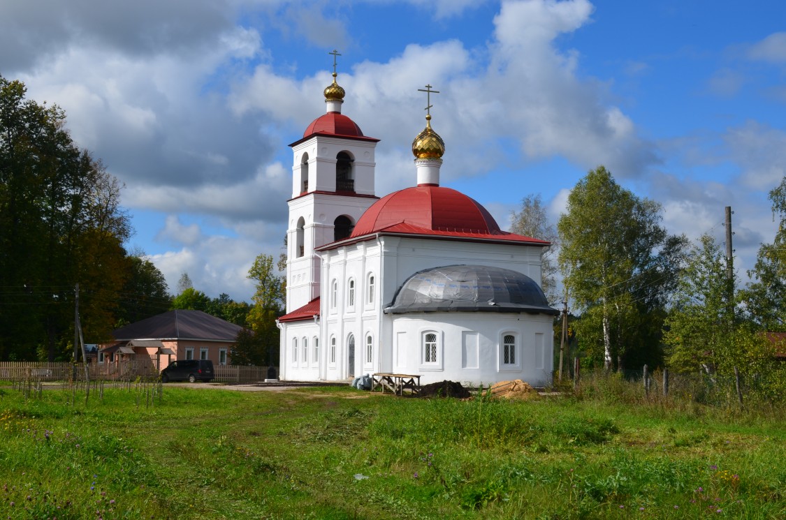 Павловское. Церковь Воскресения Христова. фасады