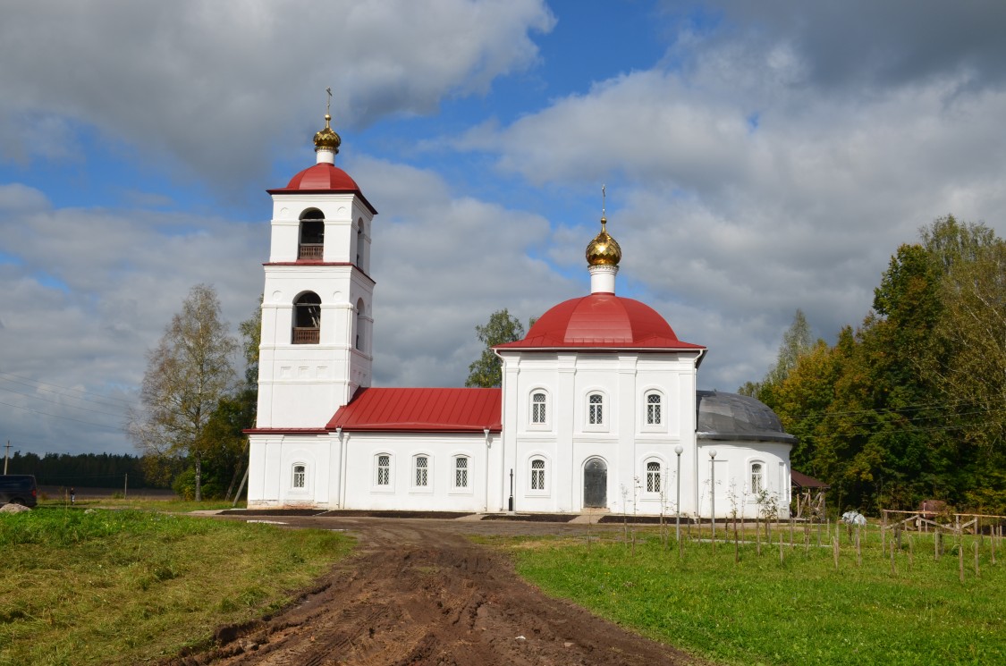 Павловское. Церковь Воскресения Христова. фасады