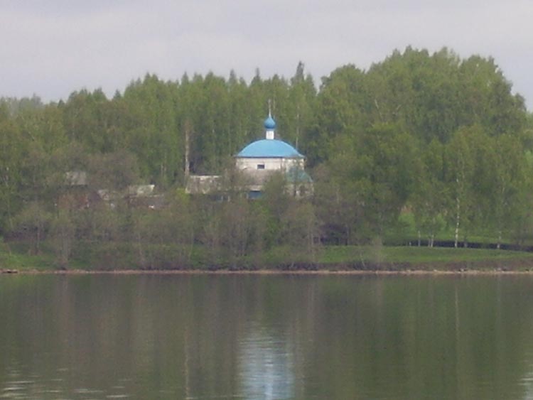 Церковь Сретения Господня, Солдога (Заволжский район, Ивановская область). общий вид в ландшафте, Вид с реки Волга