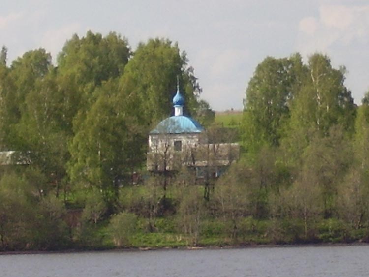 Церковь Сретения Господня, Солдога (Заволжский район, Ивановская область). общий вид в ландшафте, Вид с реки Волга