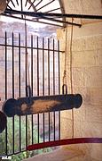 Монастырь Георгия Хозевита, Деревянное било, использовавшее вместо колокола, когда мусульманскими властями было запрещен колокольный звон.<br>, Иудейская пустыня, Вади Кельт (Нахаль Прат), Палестина, Прочие страны