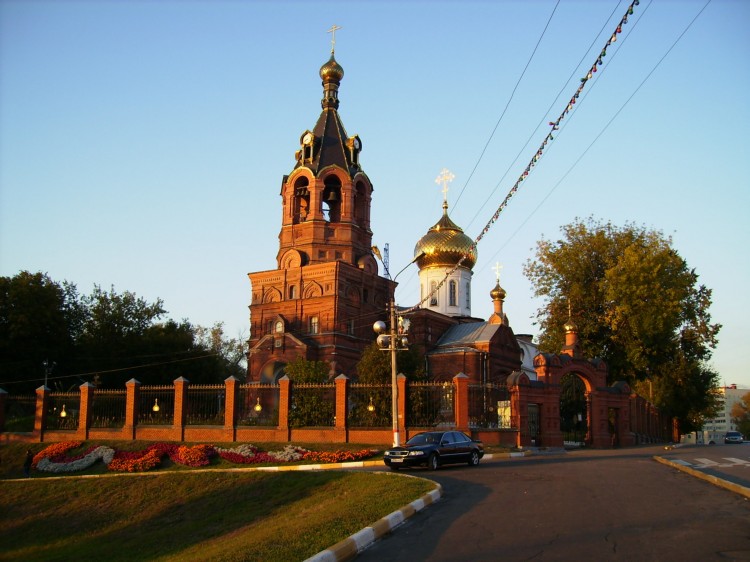 Церковь в раменском у озера