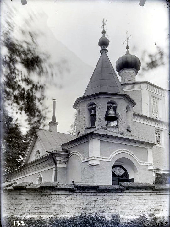 Церковь Покрова Пресвятой Богородицы, Бабино (Подбережье) (Волховский район, Ленинградская область). архивная фотография, Вид с юго-запада. Фото Буниатова Н. Г. 1920 - 1930-х гг. из коллекции ГНИМА. (ГК №31733245)