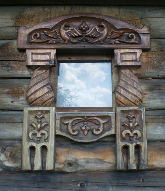 Часовня Тихвинской иконы Божией Матери, Посадница (Волховский район, Ленинградская область). архитектурные детали, Новая часовня. Окно