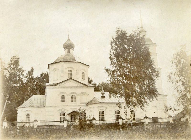 Колокольня церкви Иоанна Богослова, Октябрьский (Кинешемский район, Ивановская область). архивная фотография, Северный фасад храма. Фото нач. XX в. Дом-музей святителя Василия, епископа Кинешемского.