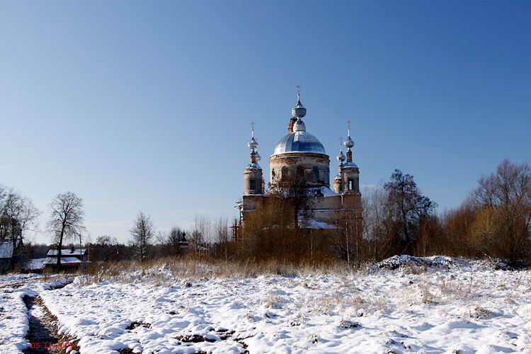 Церковь Воскресения Словущего, Воскресенское (Угличский район, Ярославская область). общий вид в ландшафте