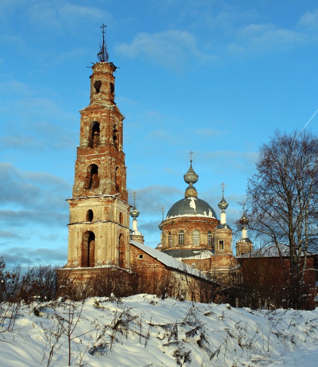 Воскресенское. Церковь Воскресения Словущего. фасады