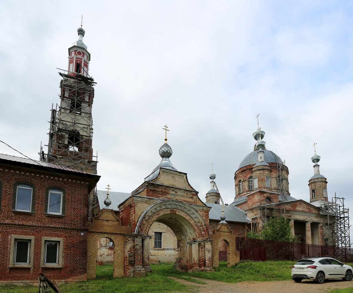 Церковь Воскресения Словущего, Воскресенское (Угличский район, Ярославская область). фасады