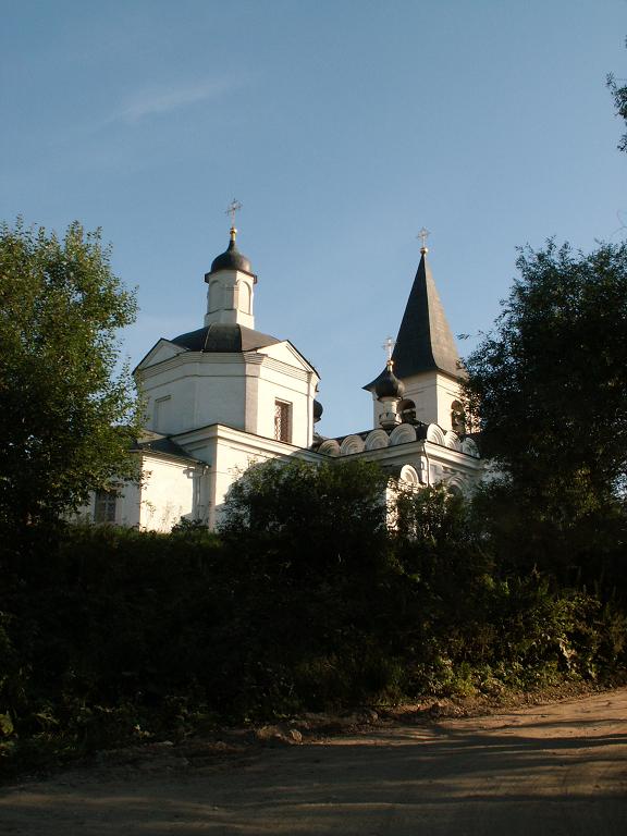 Таруса. Церковь Воскресения Христова. фасады