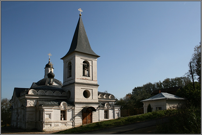 Таруса. Церковь Воскресения Христова. фасады