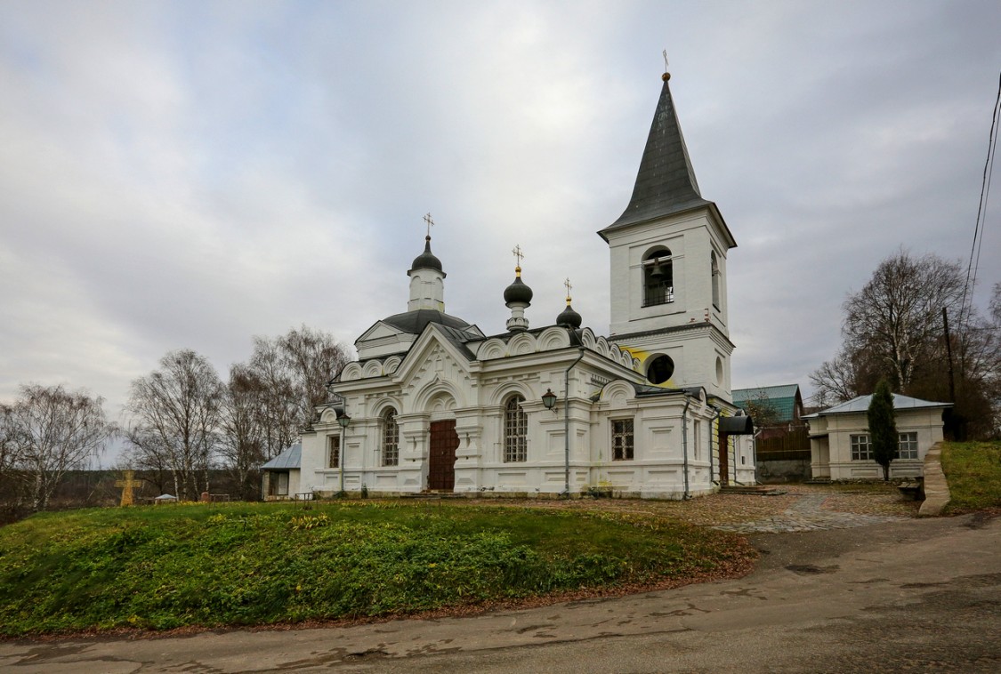 Таруса. Церковь Воскресения Христова. фасады