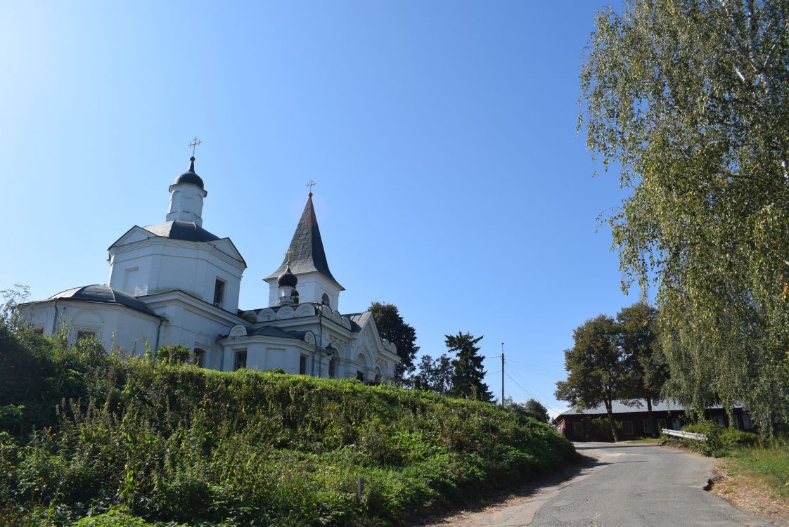 Таруса. Церковь Воскресения Христова. фасады