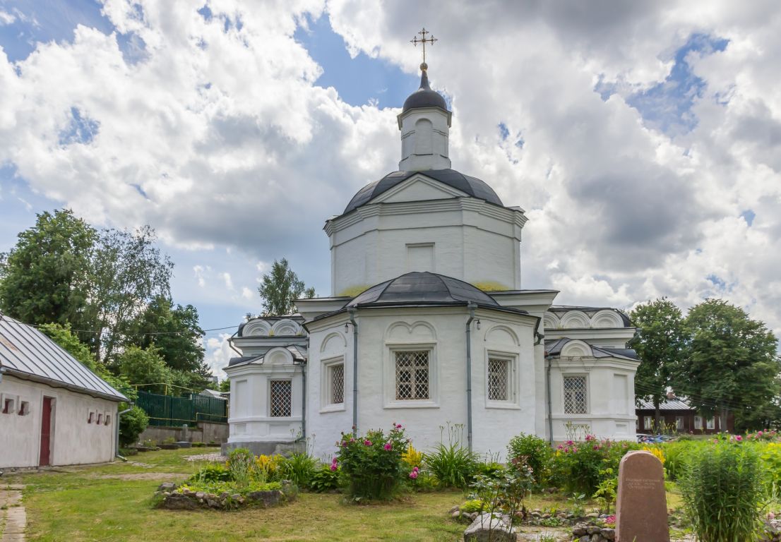 Таруса. Церковь Воскресения Христова. фасады, Вид с востока