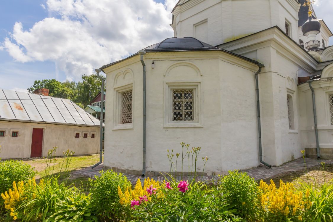 Церковь Воскресения Христова, Таруса (Тарусский район, Калужская область). архитектурные детали, Апсида
