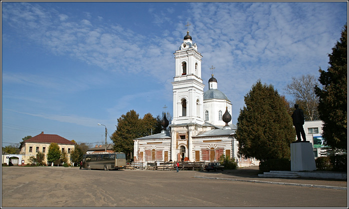 Таруса. Собор Петра и Павла. общий вид в ландшафте