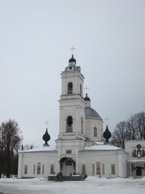 Таруса. Собор Петра и Павла. фасады