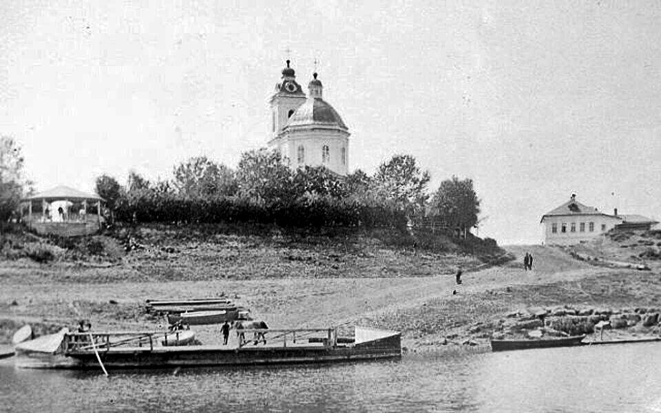 Собор Петра и Павла, Таруса (Тарусский район, Калужская область). архивная фотография, Фото храма в 1920-50-х гг. Вид со стороны реки Ока.